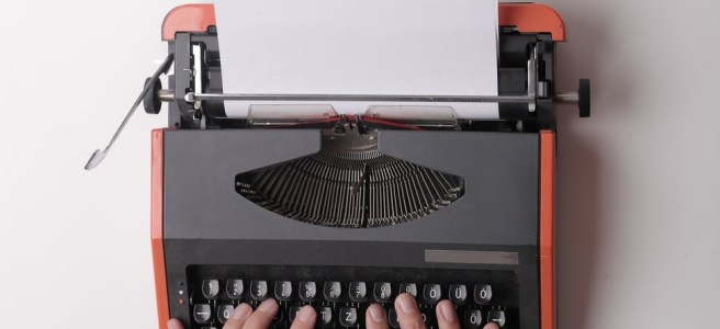 Manual typewriter