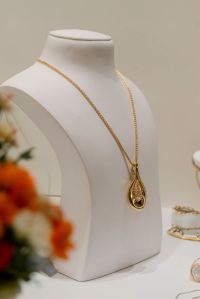 Jewellery display bust